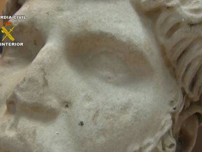 La Guardia Civil recupera en Sevilla un busto de mármol de Marco Aurelio