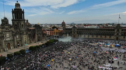 Las protestas en Palacio Nacional, la residencia del presidente mexicano Andrés Manuel López Obrador, este lunes.