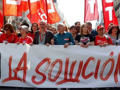 Los secretarios generales de CC.OO. y UGT, Unai Sordo y Pepe Álvarez, en la manifestación del 1º de Mayo pasado.