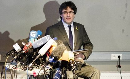 Carles Puigdemont durante la rueda de prensa que ofreció este sábado en Berlín.
