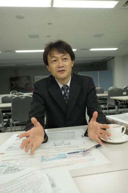 Teruaki Kobayashi.