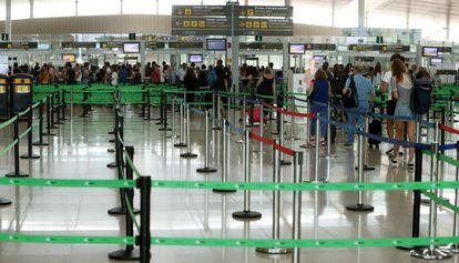 El aeropuerto de El Prat durante la huelga indefinida.