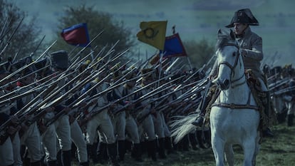 Joaquin Phoenix como Napoleon Bonaparte.