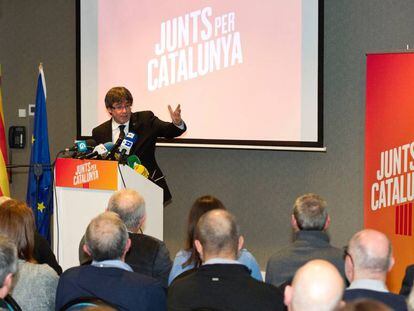 El expresidente de la Generalitat de Catalu&ntilde;a, Carles Puigdemont, presentando en Brujas (B&eacute;lgica) la lista de Junts per Catalunya para las elecciones del 21 de diciembre.