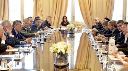 Mauricio Macri encabeza en la Casa Rosada una reuni&oacute;n de su gabinete de ministros, el 25 de julio pasado.