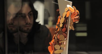 Uno de los diseños de joyas expuestas en el Muvim.