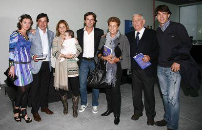 La familia Sánchez Vicario. De izquierda a derecha, Simona Brozetti con su marido, Emilio Sánchez Vicario; Arantxa Sánchez Vicario y Josep Santacana; Marisa Vicario, Emilio Sánchez y Javier Sánchez Vicario.