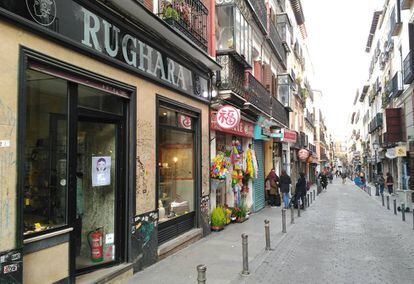 Rughara, la tienda de moda y regalos de diseño, en el número 1 de la calle de Corredera Alta de San Pablo.
