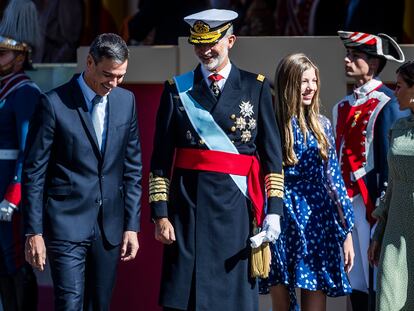 Desfile de la Fiesta nacional del 12 de octubre, con la presencia de los reyes, Felipe VI y doña Letizia, y del presidente del gobierno, Pedro Sánchez, en el paseo de la Castellana. Foto Samuel Sánchez