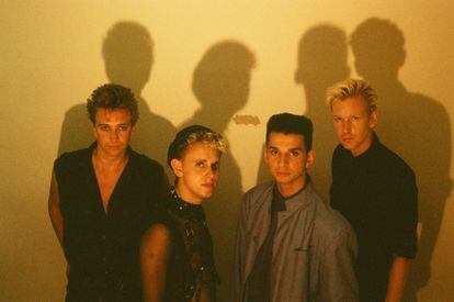 Los miembros originales de Depeche Mode retratados en Tokio en el verano de 1986.