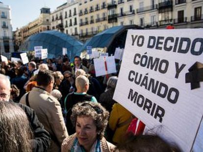 La norma que impulsa el PSOE prevé crear comisiones autonómicas que podrán denegar muertes aprobadas por los médicos, algo a lo que se oponen Podemos y ERC