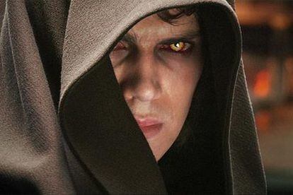 Hayden Christensen, en pleno proceso de transformación de Anakin Skywalker en Darth Vader.