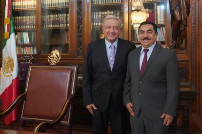 López Obrador con Miguel Ángel Maciel Torres, el 16 de octubre de 2023, en Ciudad de México.