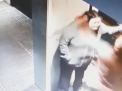 Un video de una cámara de seguridad muestra la agresión de Jessica Giovana Pineda Quinteros.