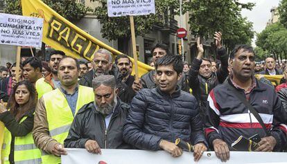 Manifestantes en la protesta de los taxistas en Barcelona.