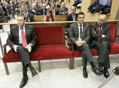 Juan José Ibarretxe, Patxi López y Rodolfo Ares, el día que comenzó el juicio, el 8 de enero de 2009.