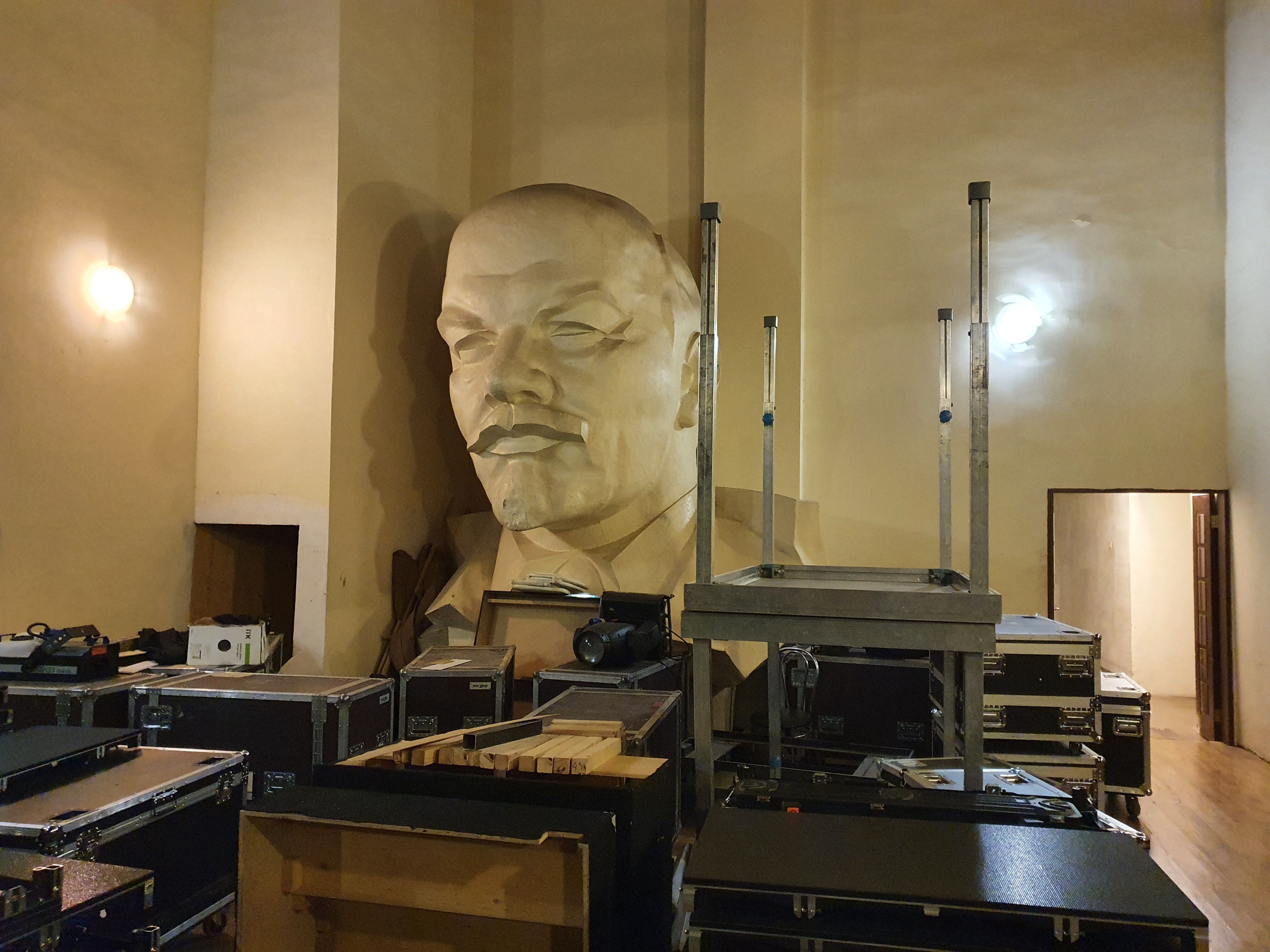 Busto de Lenin en una de las salas del Complejo de Deportes Karen Demirchyan, en Ereván (Armenia).