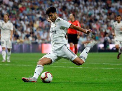 Un gol del balear, con suspense por la intervención del VAR, da la victoria a un Madrid con rotaciones, muy chato y de fogueo que estuvo apretado por un Espanyol que compitió bien