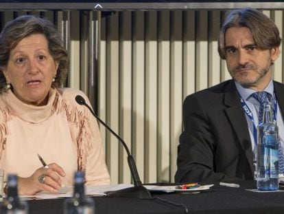 Pilar Gonz&aacute;lez de Frutos, presidenta de la UNESPA, y de Jos&eacute; Antonio S&aacute;nchez, director general de ICEA.