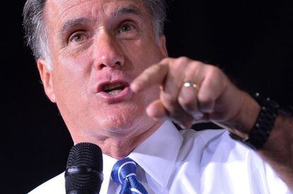 El candidato republicano a la Casa Blanca, Mitt Romney, ayer, en un mitin en Denver (Colorado), 