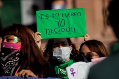 Concentración para celebrar la despenalización del aborto en México, el martes en Saltillo.