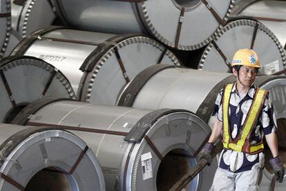 Operario de la factoría acerera que la compañía China Steel tiene en Taiwan.