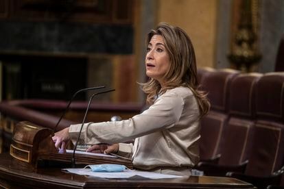 La ministra de Transportes, Movilidad y Agenda Urbana, Raquel Sánchez, durante su intervención en la Cámara baja este miércoles.