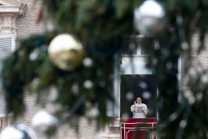 El papa Francisco pidió el domingo 24 de diciembre de 2023 "no confundir la fiesta de la Navidad con el consumismo".
