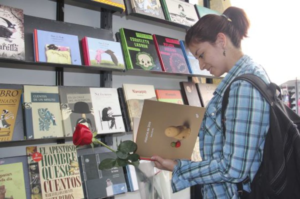 Sant Jordi: México importa la tradición catalana del libro y la rosa ...