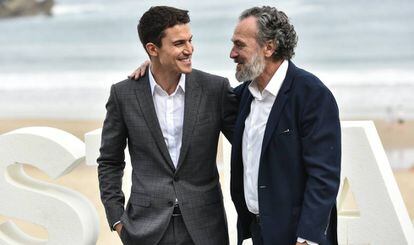 José Coronado y Álex González, compañeros de reparto en la serie 'Sin permiso'.