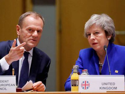 El presidente del Consejo Europeo, Donald Tusk, y la primera ministra brit&aacute;nica, Theresa May, el pasado noviembre en Bruselas. 