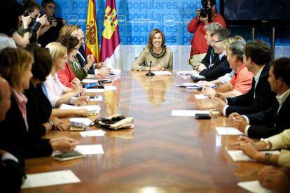 La secretaria general del PP, María Dolores de Cospedal, preside la reunión del Grupo Popular de las Cortes de Castilla-La Mancha.