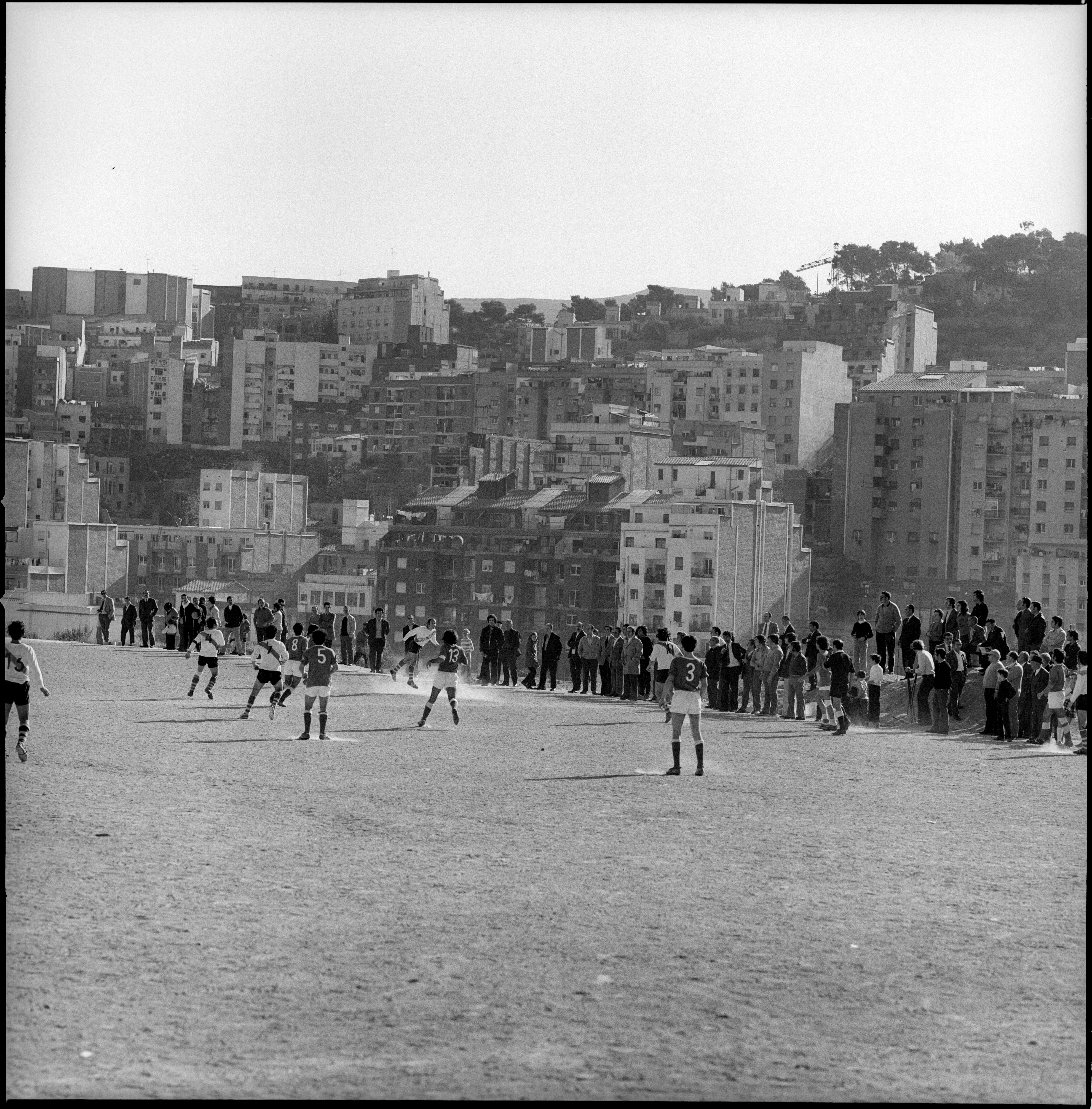 Partido en el barrio de La Teixonera de Barcelona, en la década de 1970.