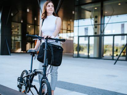Viaja al trabajo o a cualquier otro sitio en la ciudad ahorrando tiempo con una de estas bicicletas plegables.
