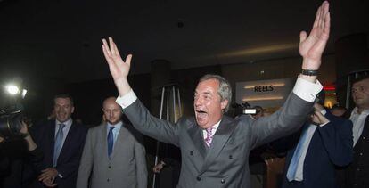 Nigel Farage celebra el resultat.