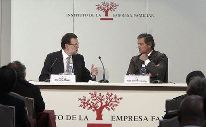 El presidente del Gobierno, Mariano Rajoy, y el presidente del IEF, José Manuel Entrecanales.