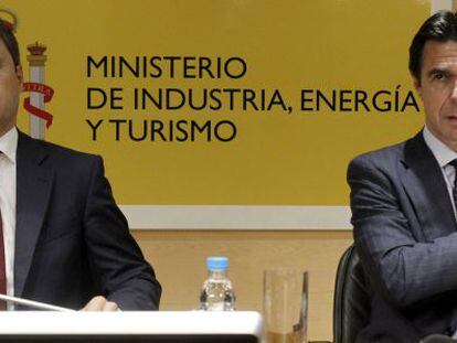 El ministro ruso de Energía, Alexander Novak, y el ministro de Industria, José Manuel Soria, durante su comparecencia ayer.