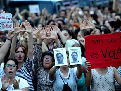 Miles de mujeres se manifiestan en Madrid contra la sentencia en el juicio a La Manada, este jueves.