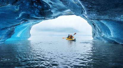 Ruta en kayak por el glaciar de Valdez, en Alaska (EE UU).