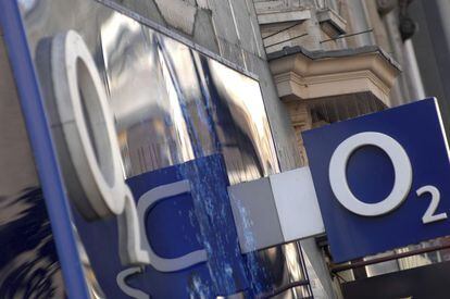 Logotipo de O2, filial de Telef&oacute;nica en Reino Unido. 