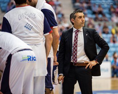 Fran Grela, delegado del Obradoiro, durante un partido | Tony Ruibal.