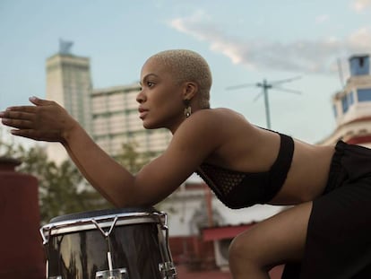 La cantante, percusionista y bailarina Brenda Navarrete, en La Habana el año pasado.