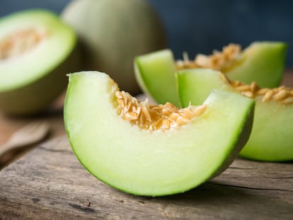 A Japanese melon and its seeds. 