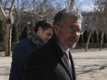 El cabecilla del caso Púnica entrega al juez supuestas facturas con conceptos falsos para encubrir publicidad electoral