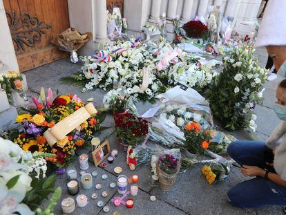 Homenaje a las víctimas de Notre-Dame en Niza, este viernes.