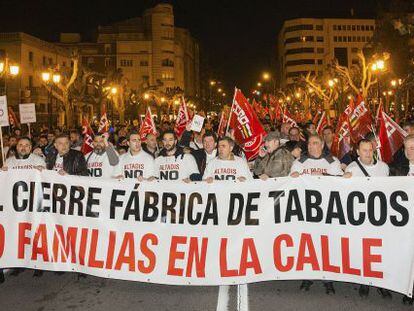 Manifestaci&oacute;n en Logro&ntilde;o contra el cierre de la planta Altadis en La Rioja.