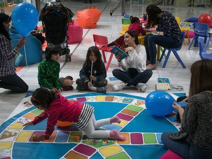 Ni&ntilde;os jugando en el Hospital de Sant Pau de Barcelona.