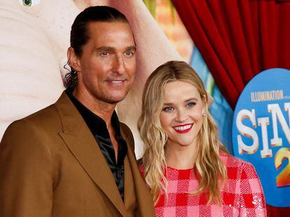 Matthew McConaughey y Reese Witherspoon en la presentación de 'Canta 2' en California, el 12 de diciembre de 2021.