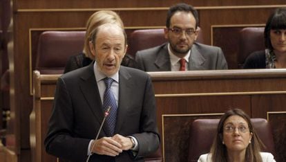 Alfredo Pérez Rubalcaba, durante su intervención hoy en la sesión de control.