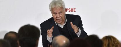 Felipe González habla durante la presentación del programa electoral del PSOE, este 27 de noviembre.